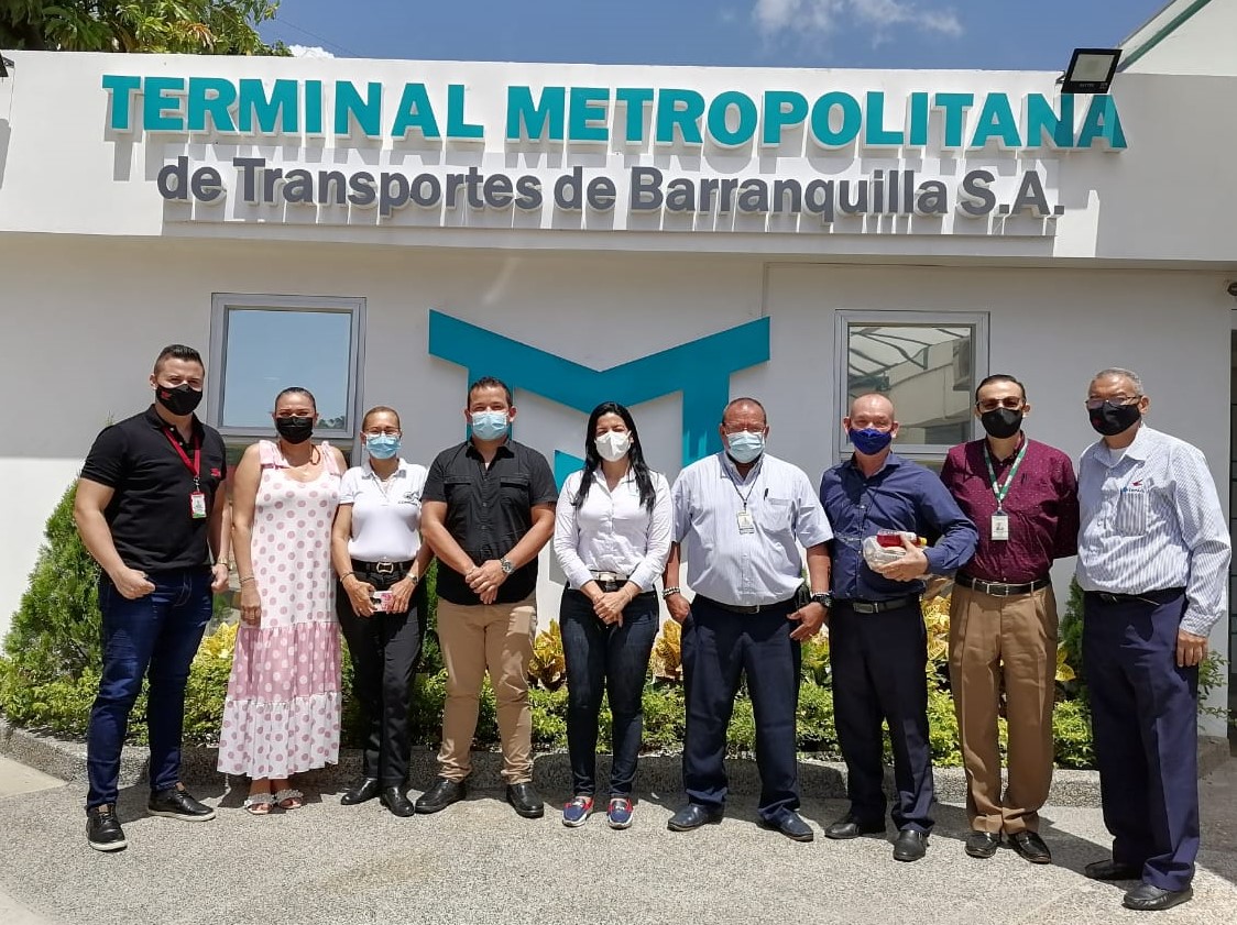 Directivos de la Terminal y representantes de las empresas de Transporte