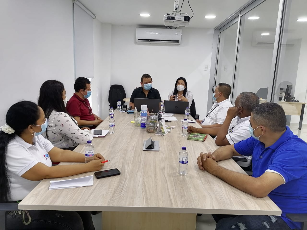 Directivos de la Terminal y representantes de las empresas de Transporte